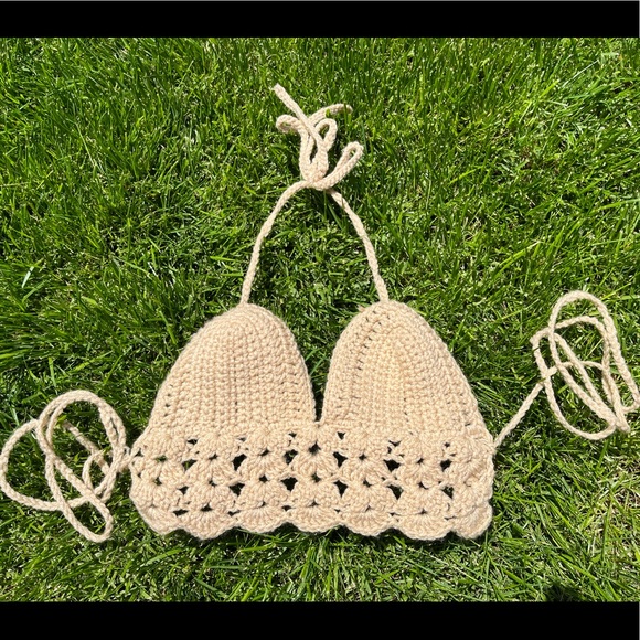 Sexy halter crochet crop top in nude color - Picture 1 of 2
